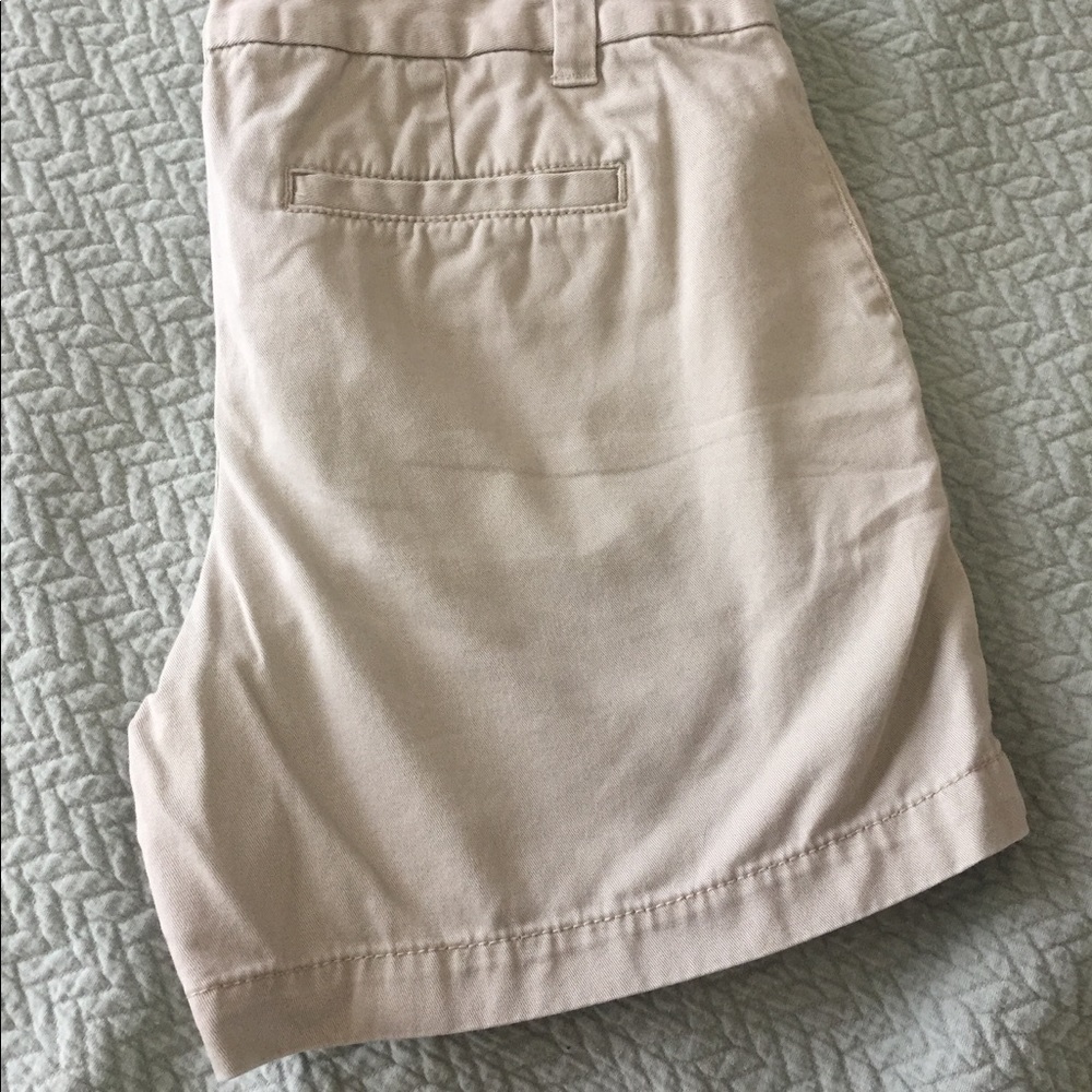 Khaki shorts 💜